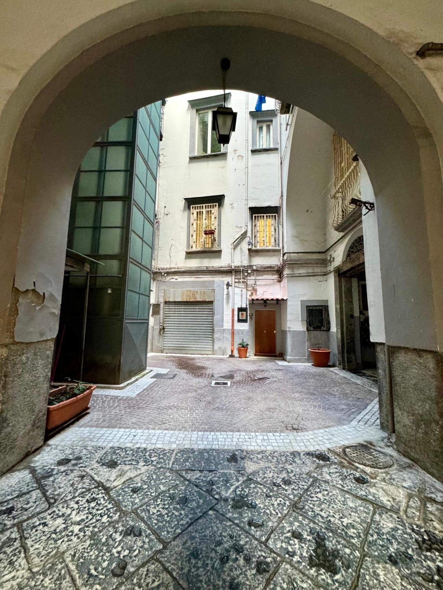 Апартаменты Carlito'S House- Un'Intera Casa Al Centro Storico Неаполь Экстерьер фото