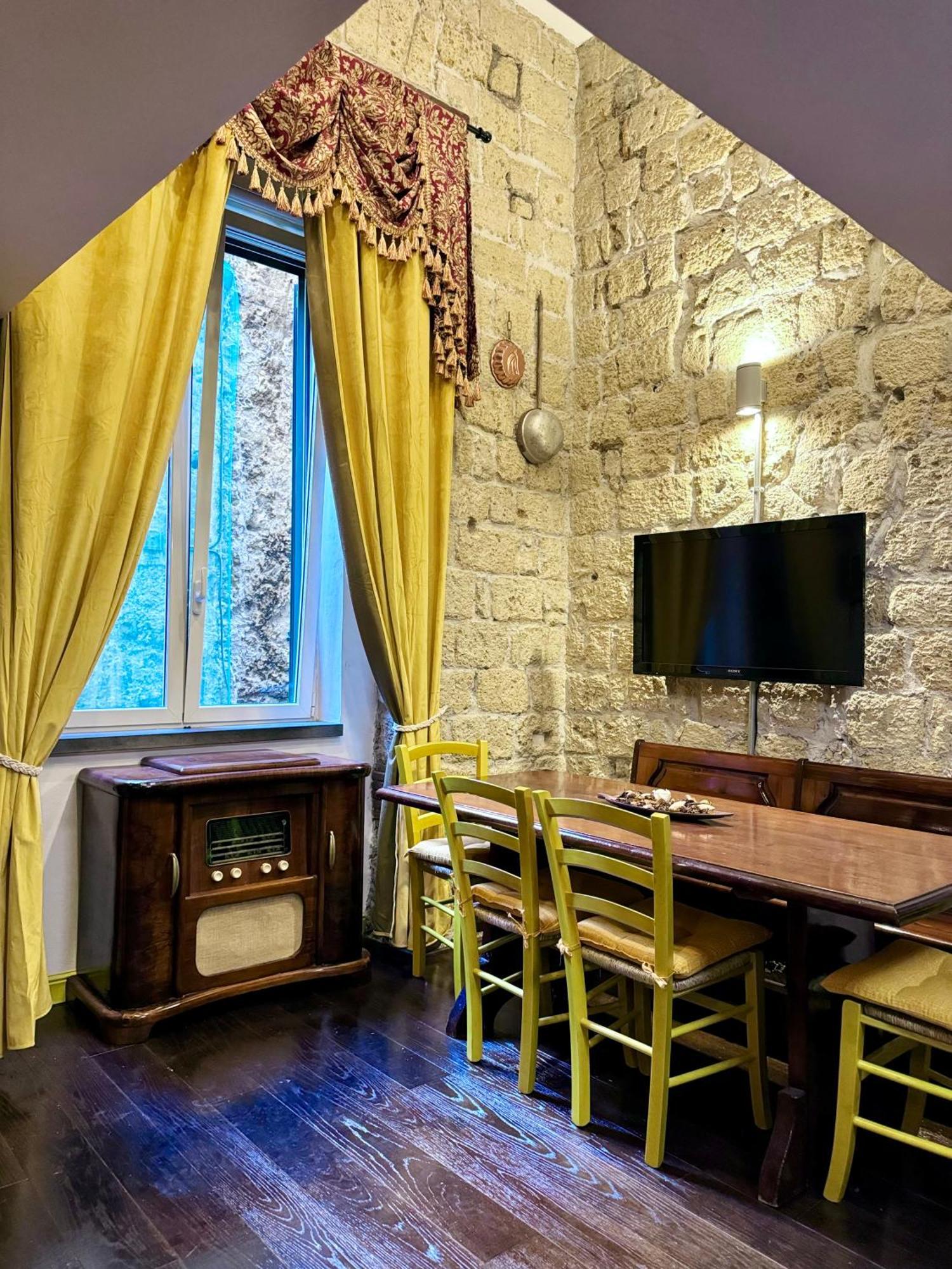 Апартаменты Carlito'S House- Un'Intera Casa Al Centro Storico Неаполь Экстерьер фото